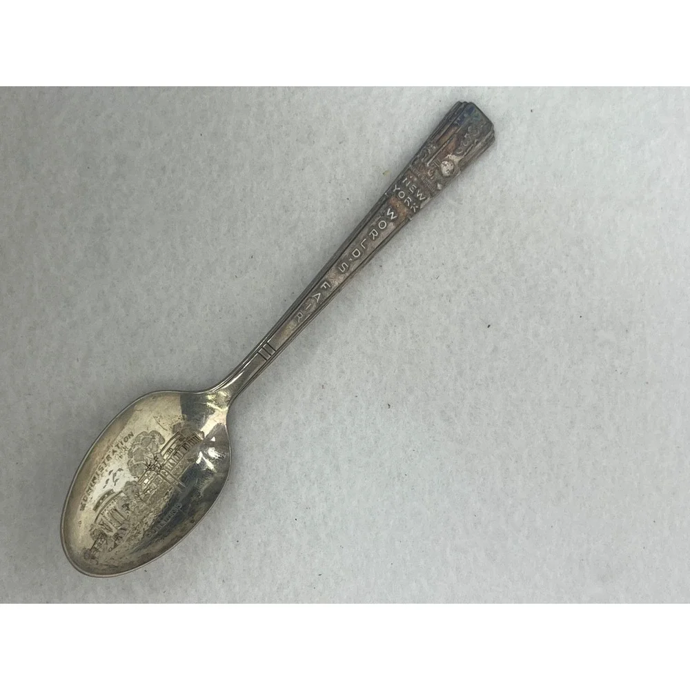 1939 New York World's Fair Souvenir Spoon Administration Building Silver Good